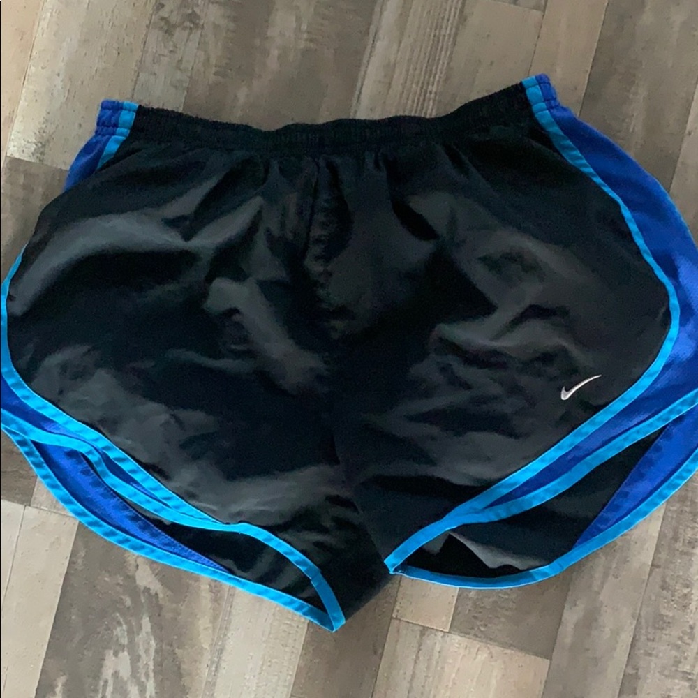 Nike athletic shorts dri-fit with built in